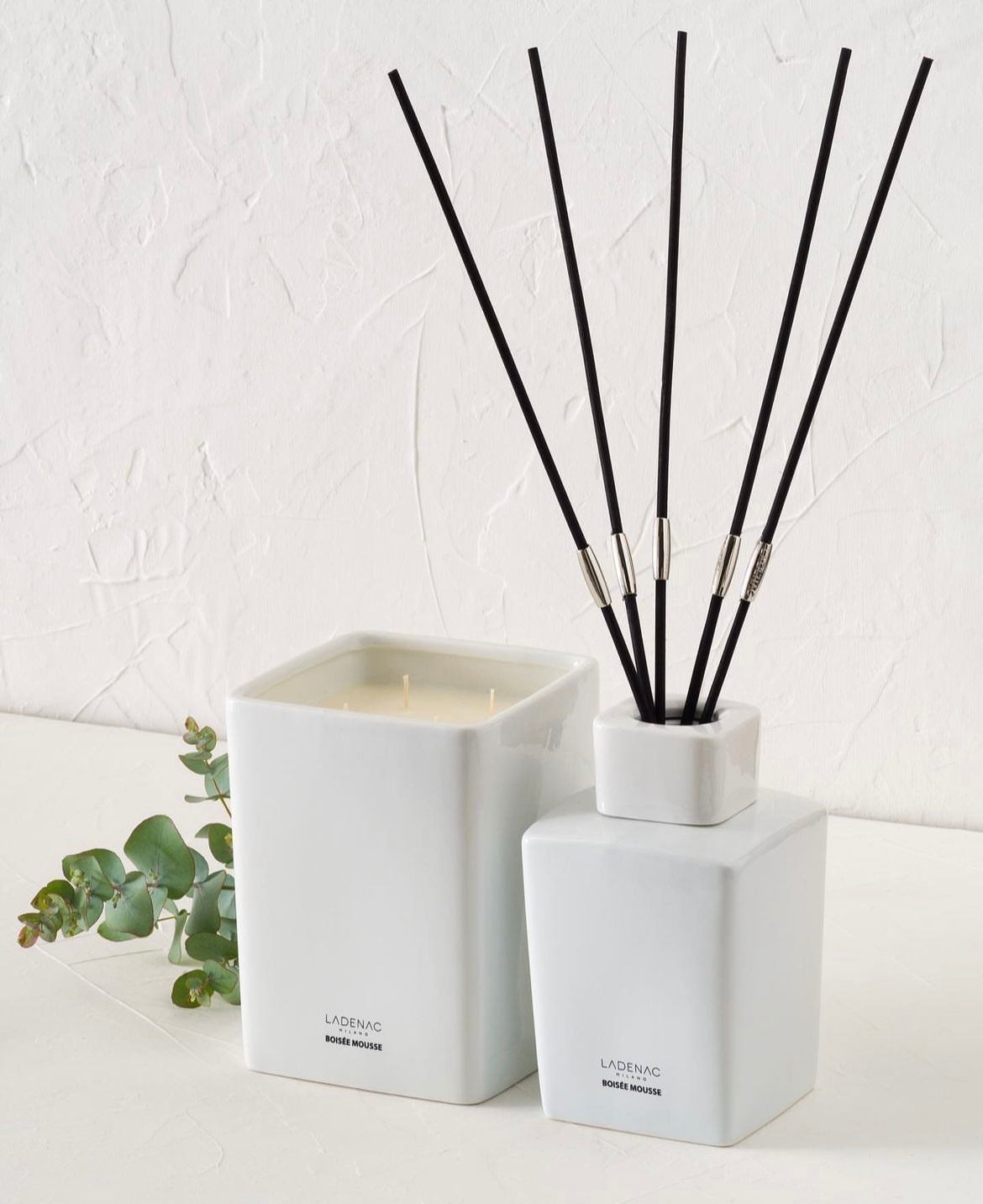 White Boisse Mousse Candle